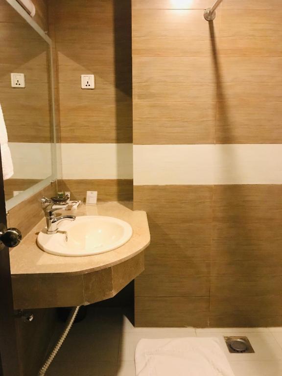 Hotel One Mall Road Murree