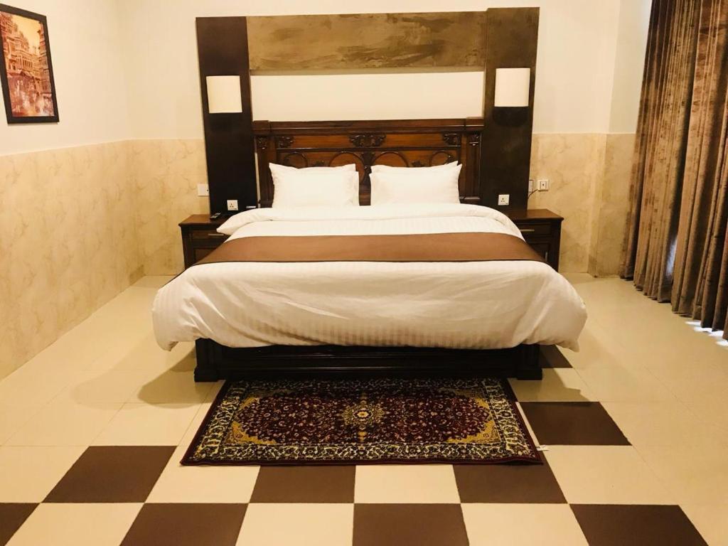 Hotel One Mall Road Murree