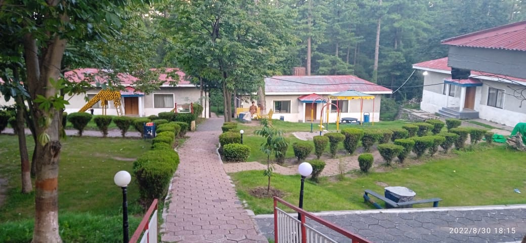 Lipa Huts