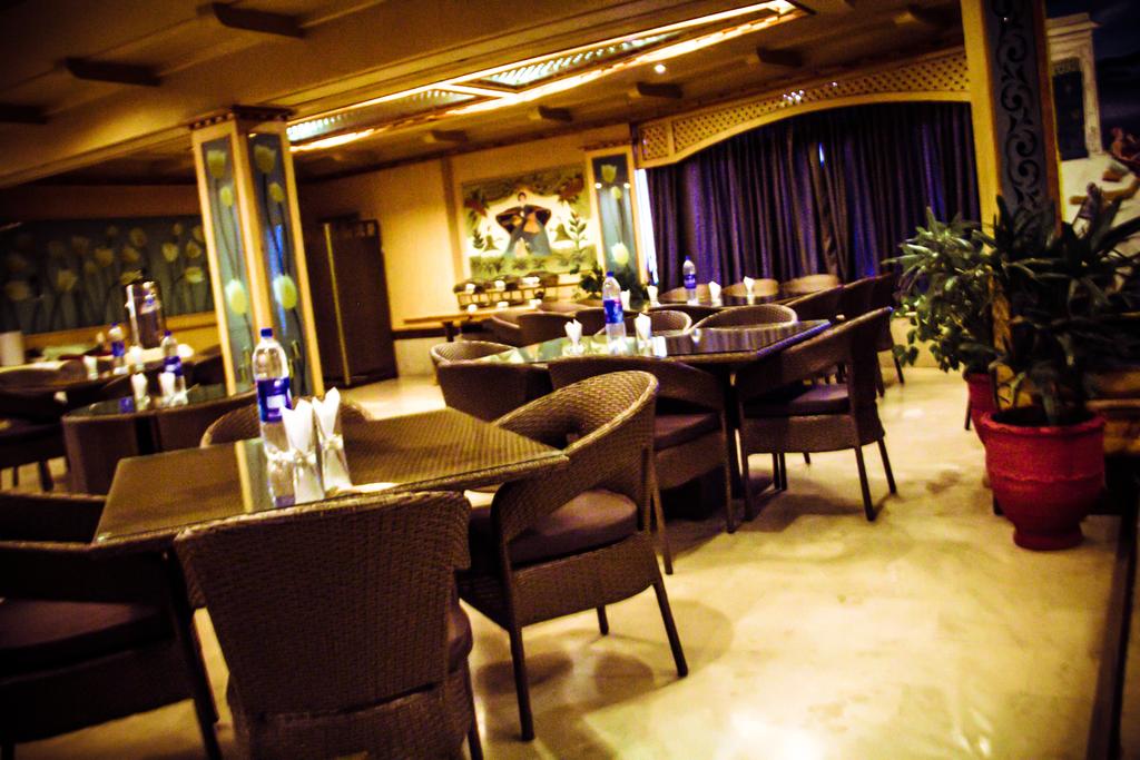 Metropole Hotel