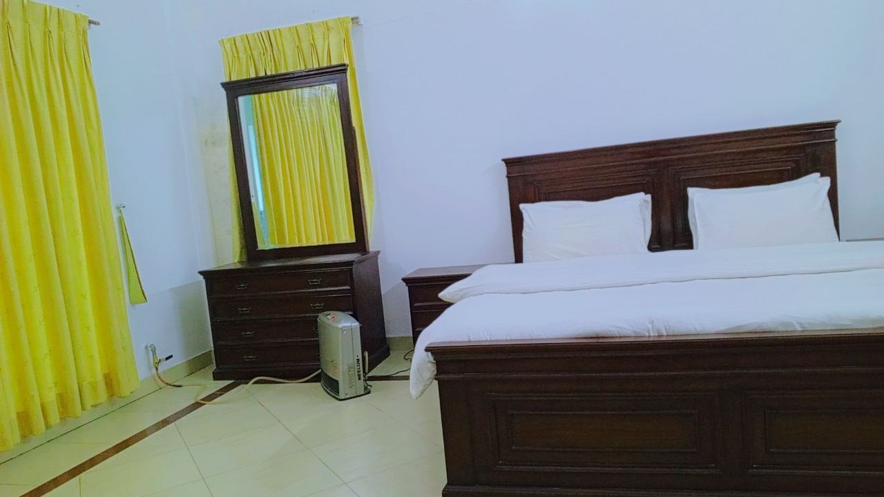 Neelam Lodge Murree