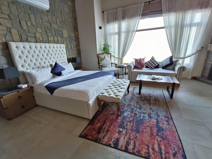Pine Court Bhruban