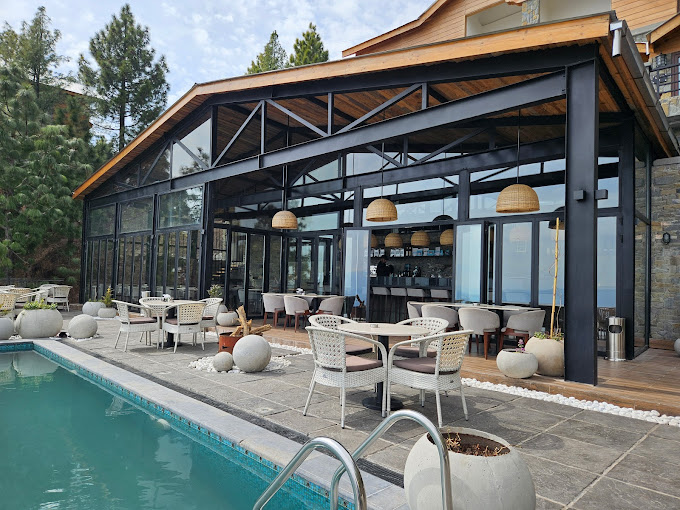 Pine Court Bhruban