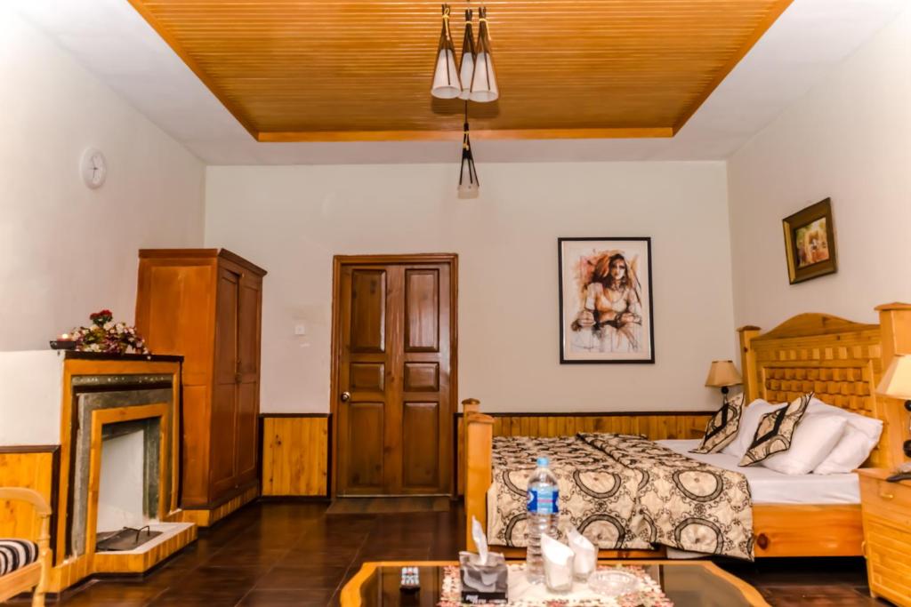 Pine Top Hotel