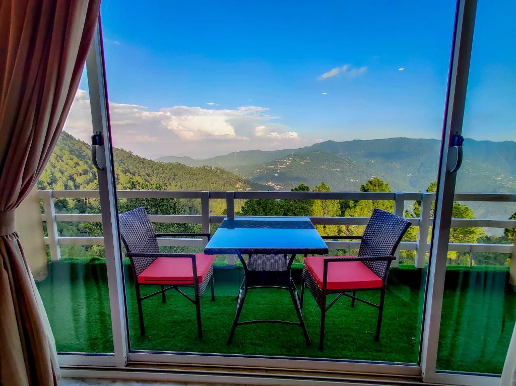 Queenstown Hotel Murree
