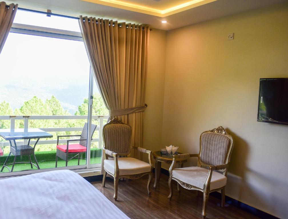 Queenstown Hotel Murree