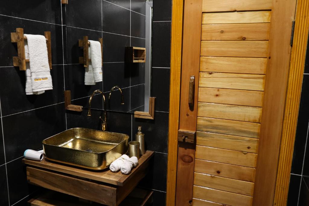 Dumani Nagar Hotel and Resort