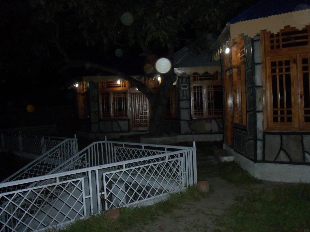 Manila Huts Naran