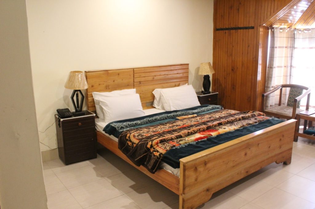 Pine Park Lake Luxury Resort Naran