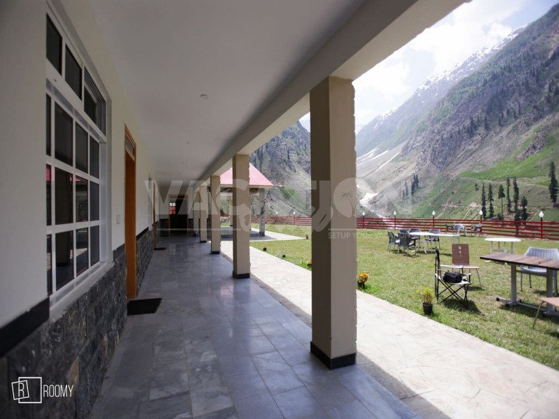 Roomy Mountain Top Resort