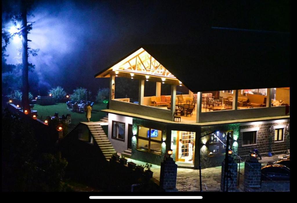 Raees Khana Hotel