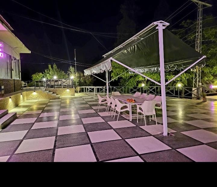Summer Retreat Hotel
