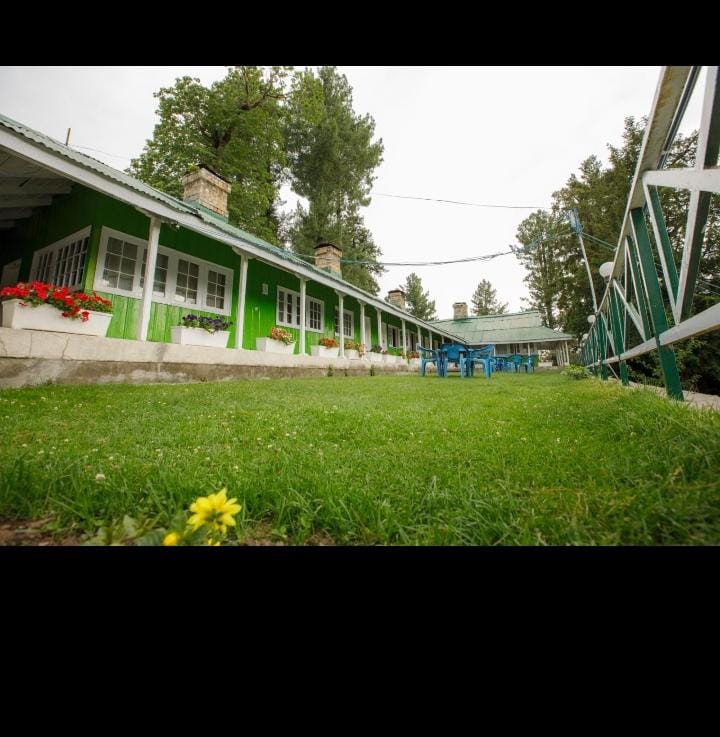 Summer Retreat Hotel