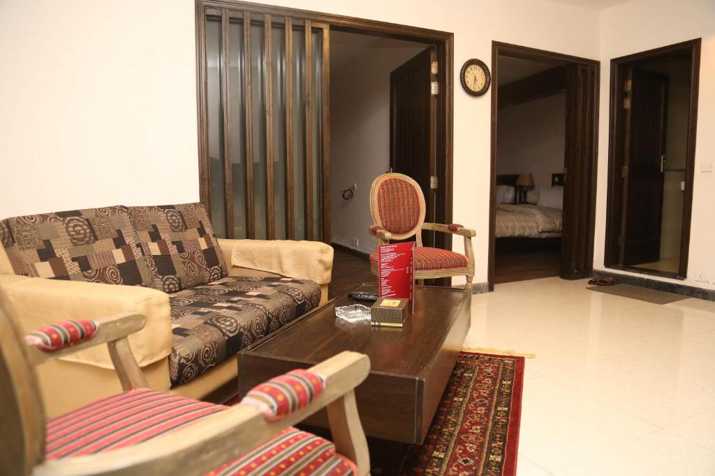 Summit Hotel