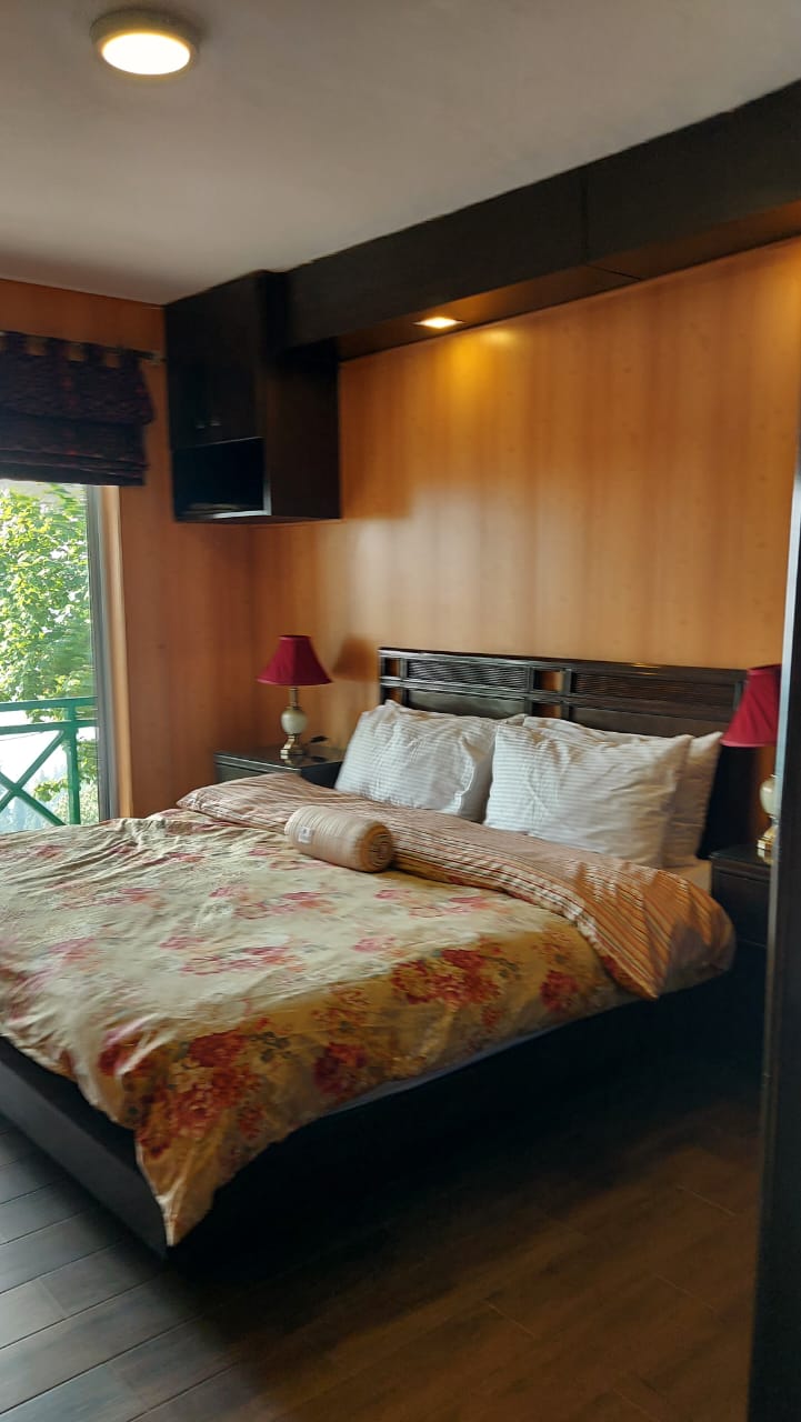 Summit Hotel