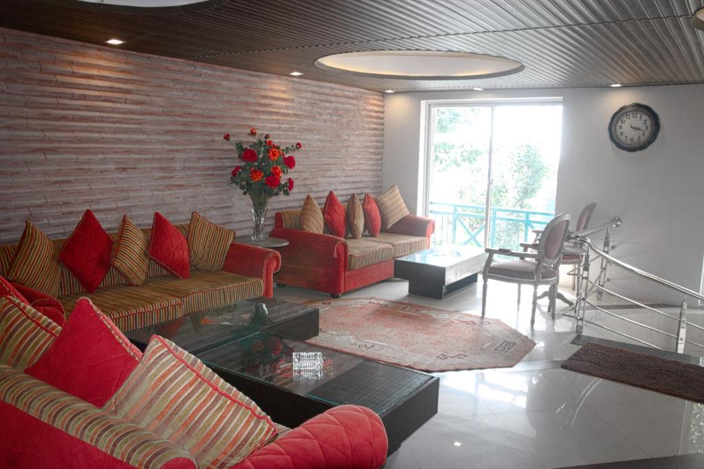 Summit Hotel