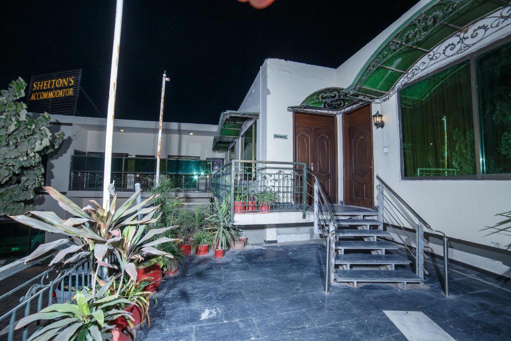 Sheltons Accommodator Peshawar