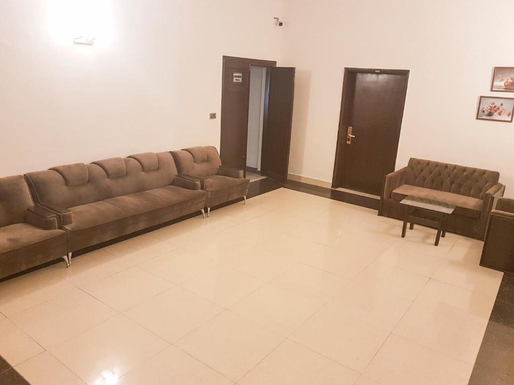 Sheltons Accommodator Peshawar