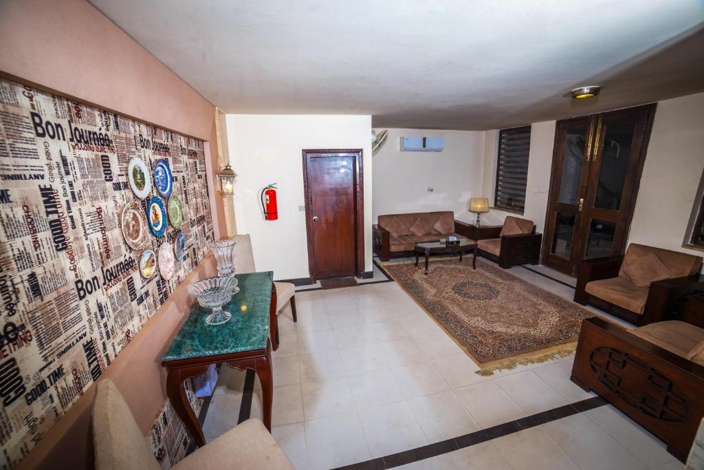Sheltons Accommodator Peshawar