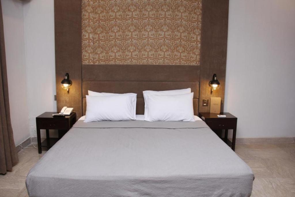 Sheltons Accommodator Peshawar