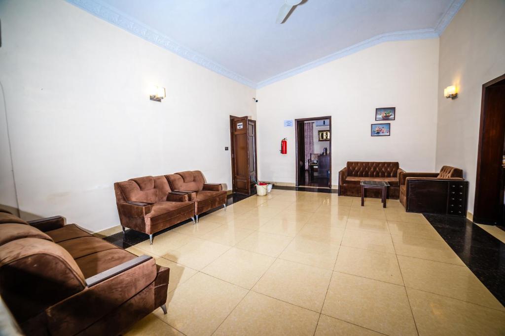 Sheltons Accommodator Peshawar