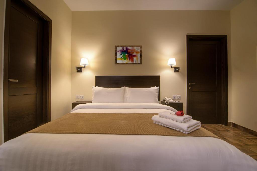 Hotel One Arif wala Chowk