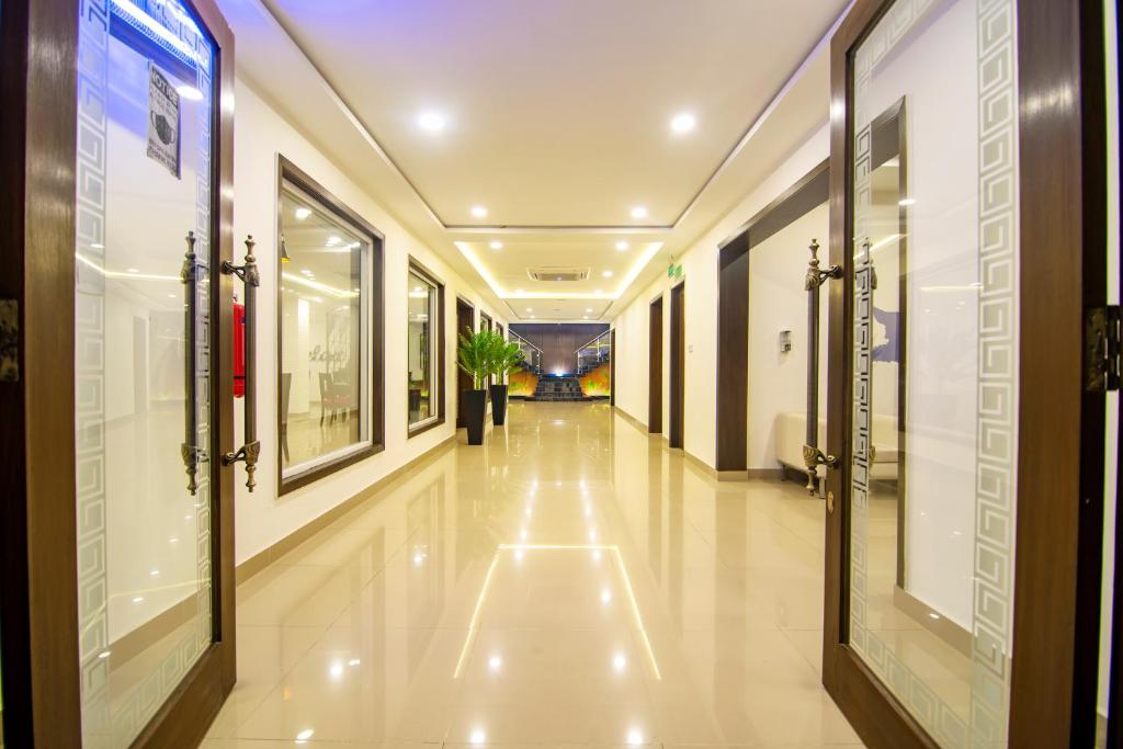 Hotel One Arif wala Chowk
