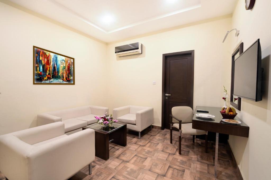 Hotel One Arif wala Chowk