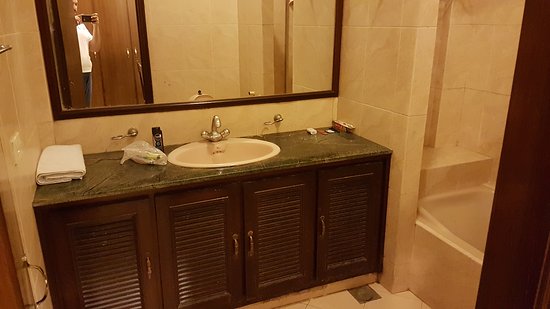 Iris Hotel Sahiwal