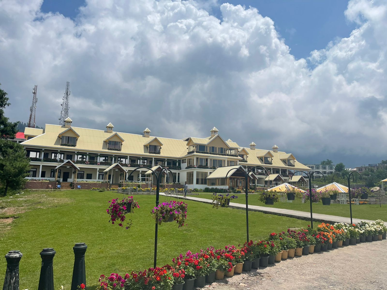 Cedarwood Resort Shogran