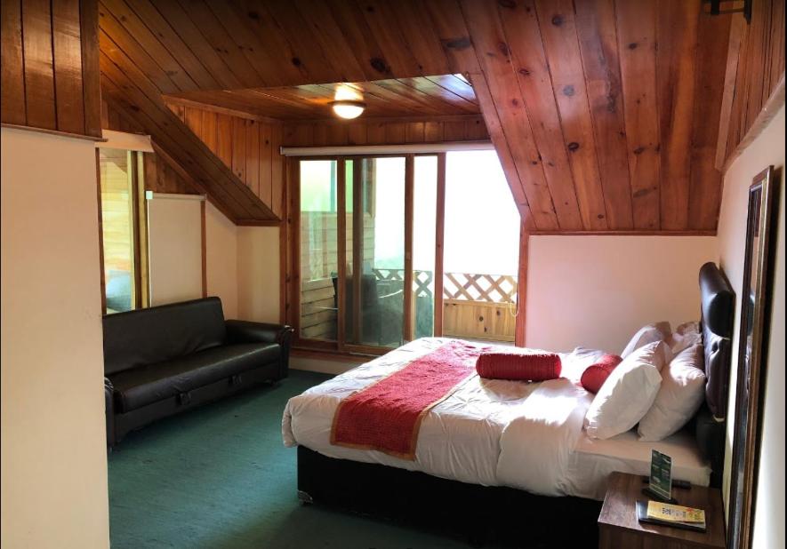 Lalazar Hotel Shogran