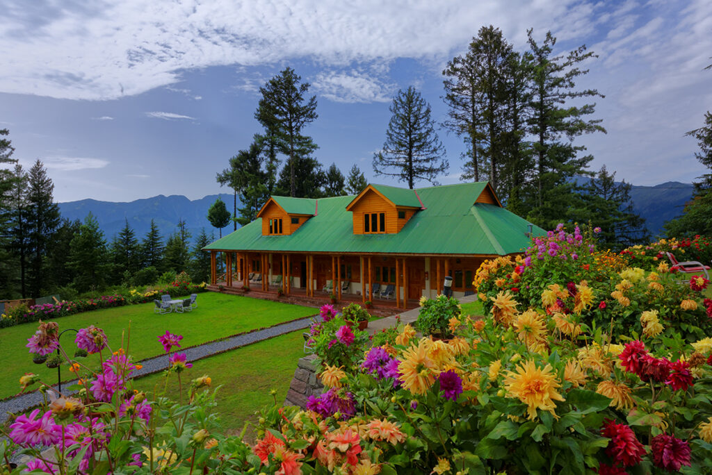 Pine Park Glade Luxury Resort Shogran