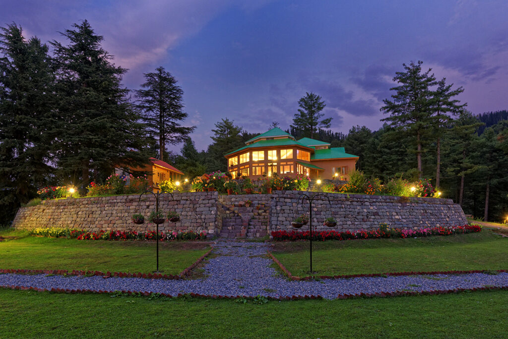 Pine Park Glade Luxury Resort Shogran