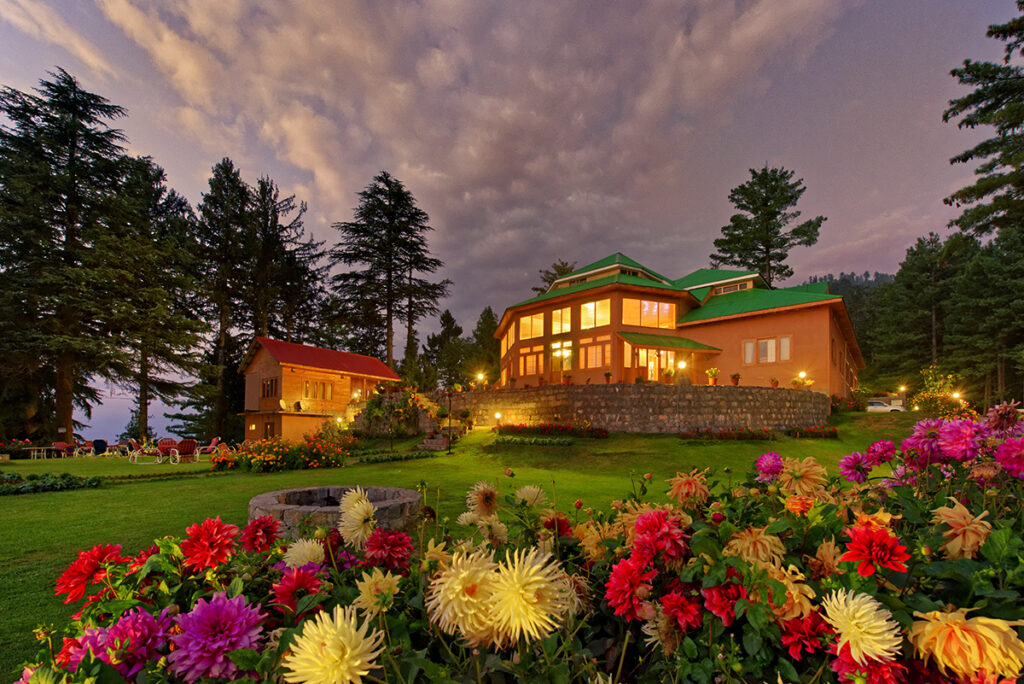 Pine Park Glade Luxury Resort Shogran
