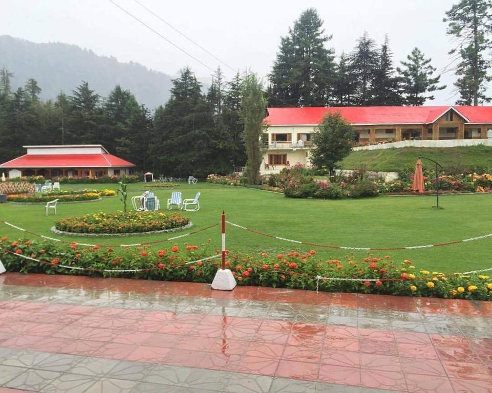Pine Park Hotel Shogran