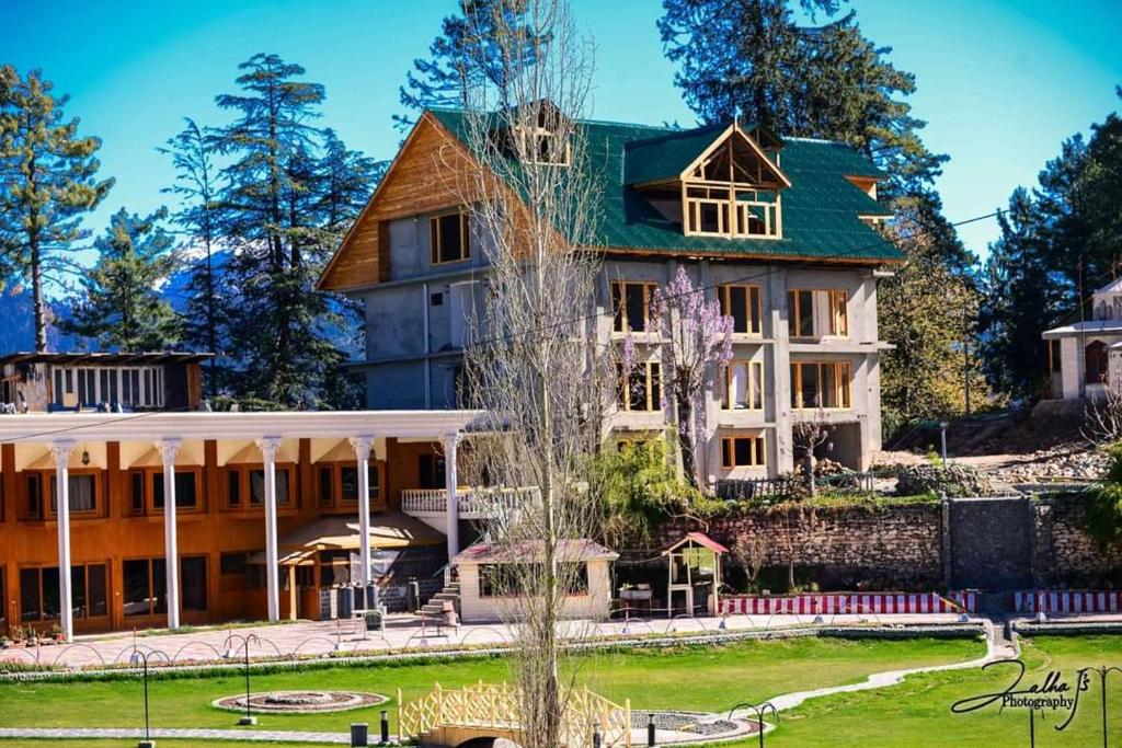 Pine Park Hotel Shogran