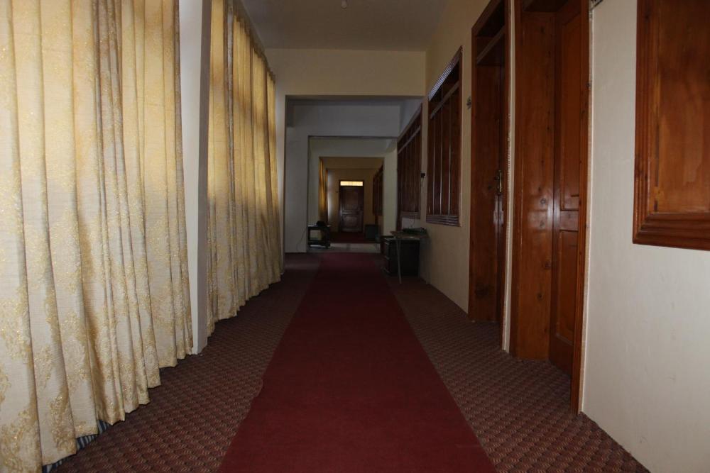Hotel Mountain Lagoon Skardu