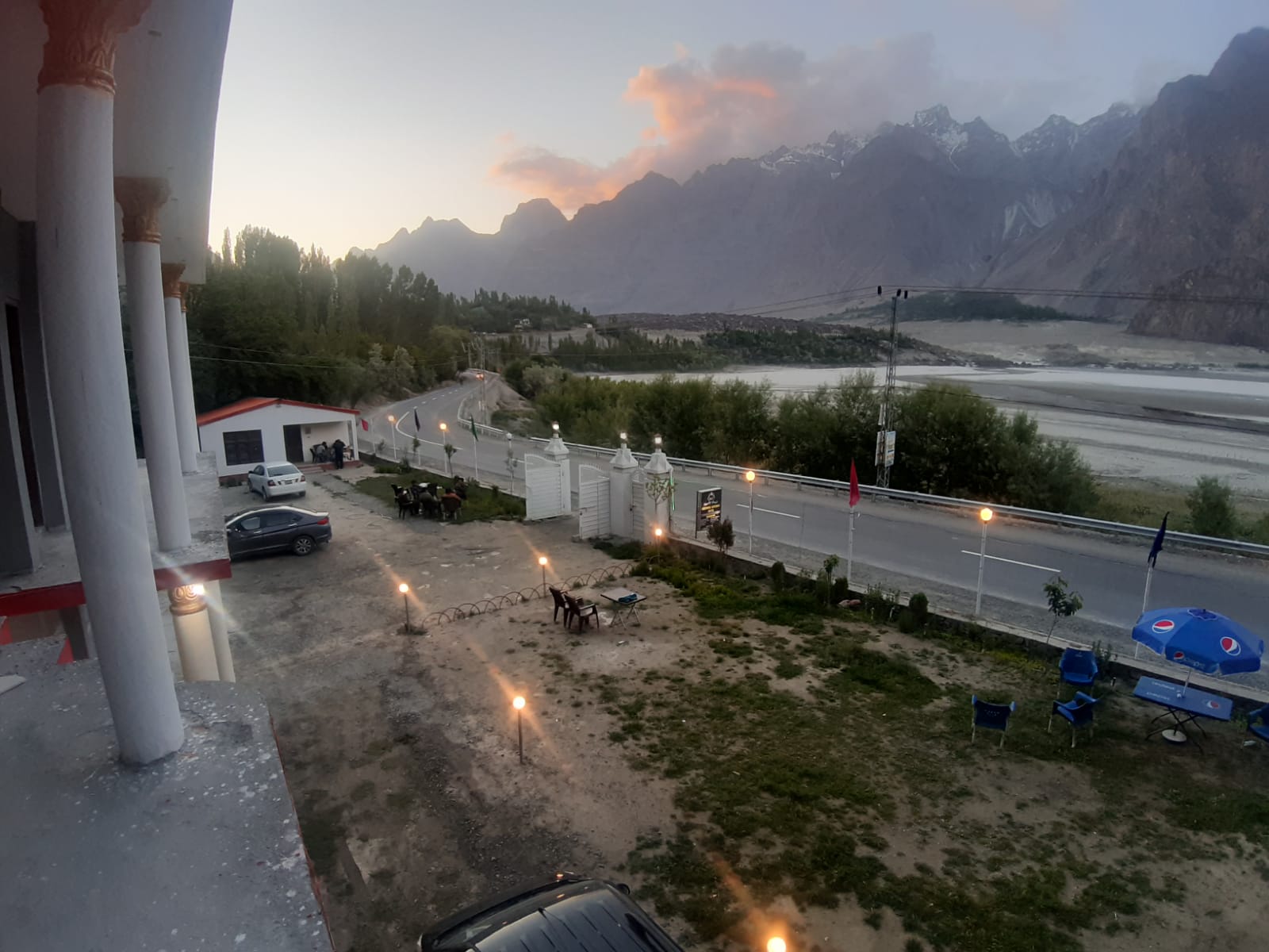 Kachura Gateway Hotel