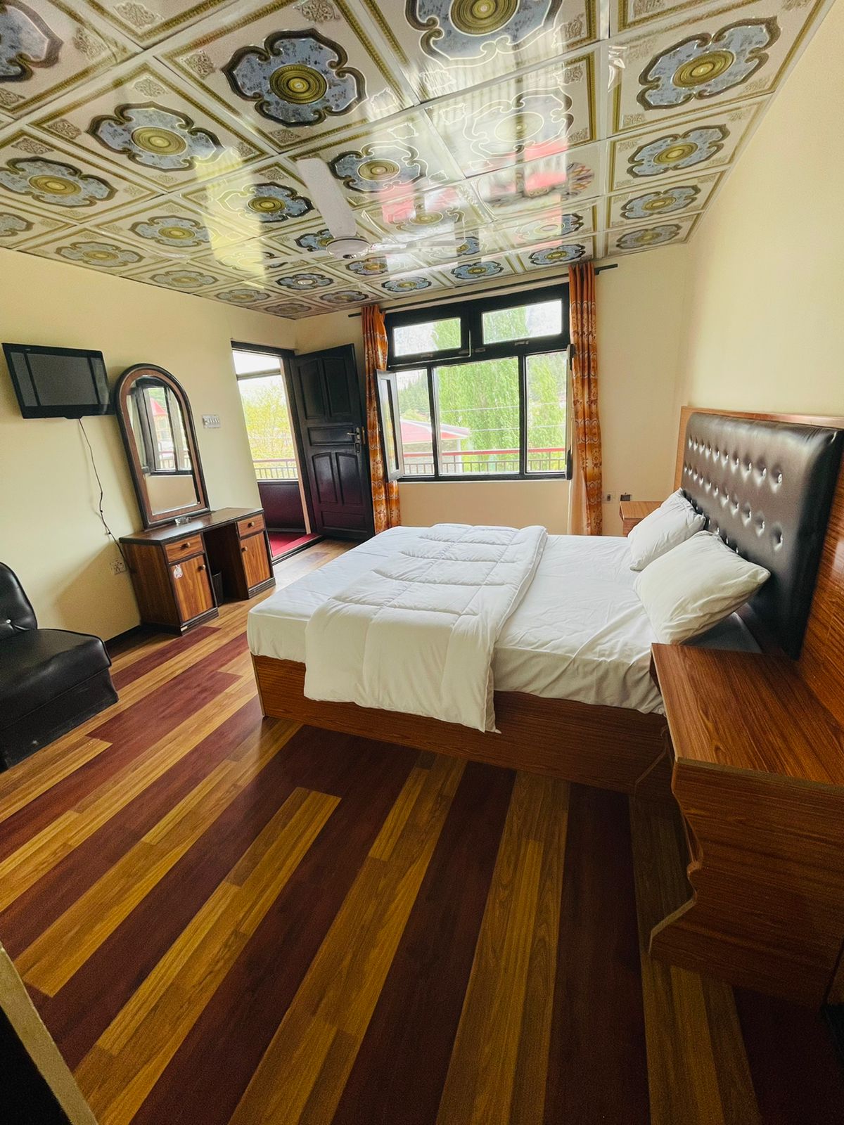 Shalimar Hotel And Restaurant