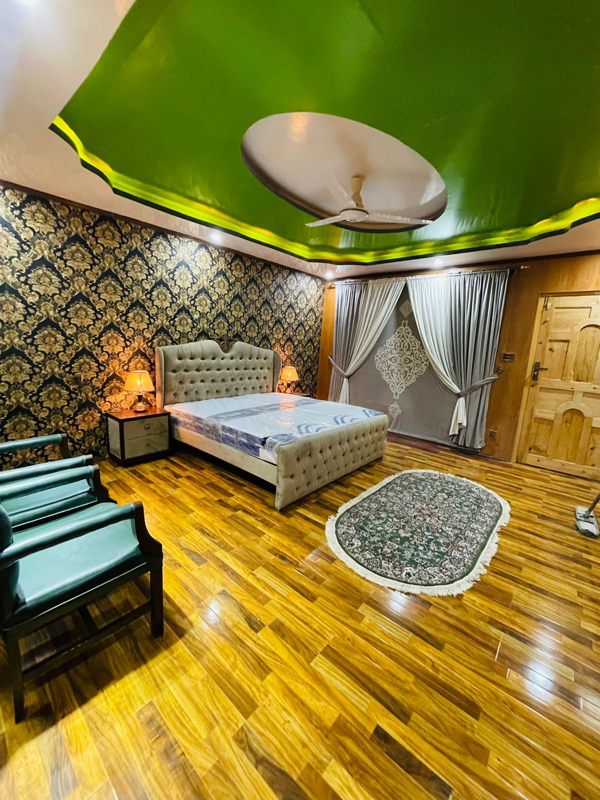 Shalimar Hotel And Restaurant