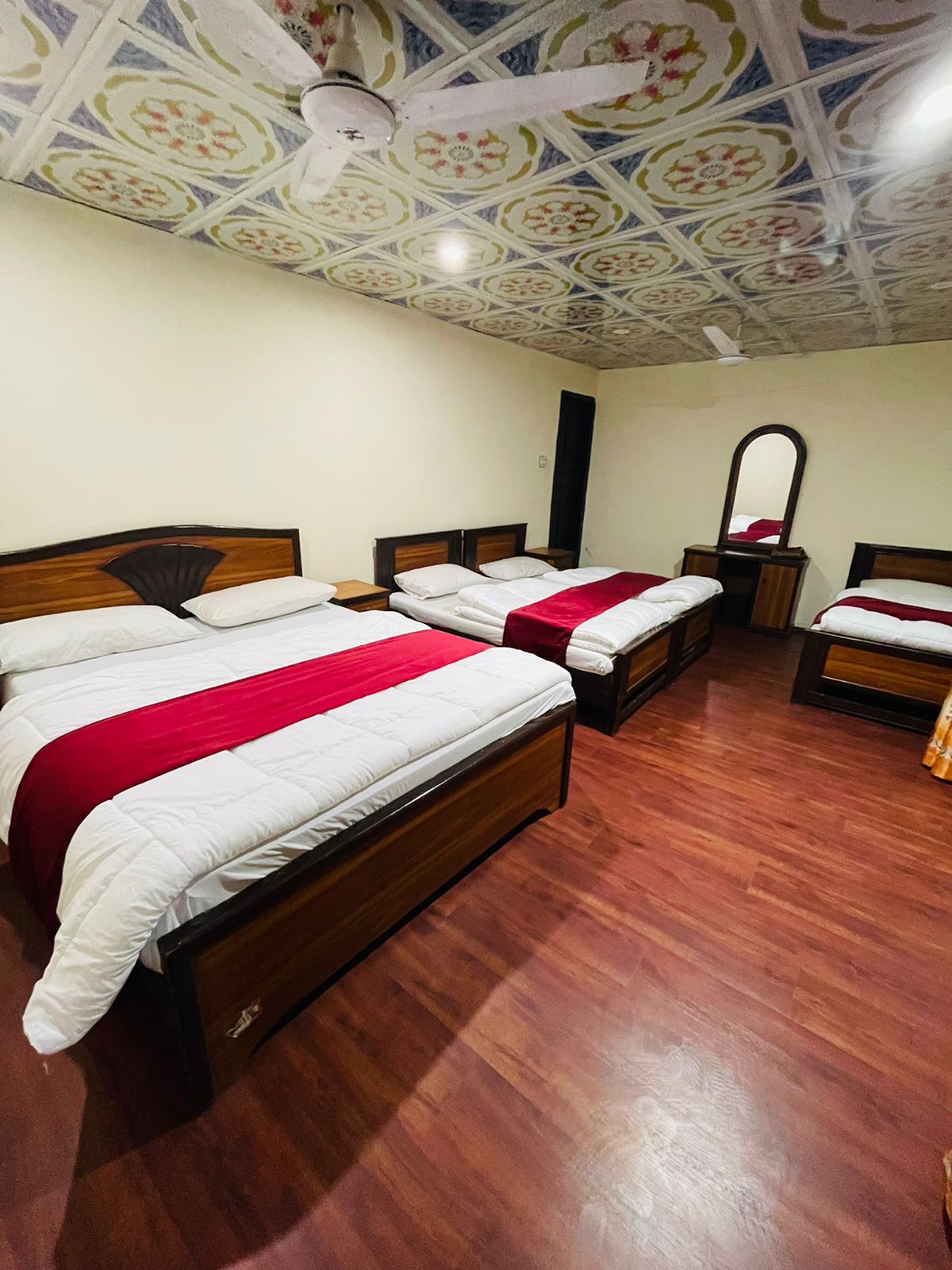 Shalimar Hotel And Restaurant