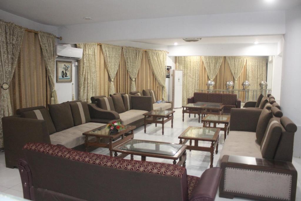 Pakistan Club Inn Hotel Sukkur