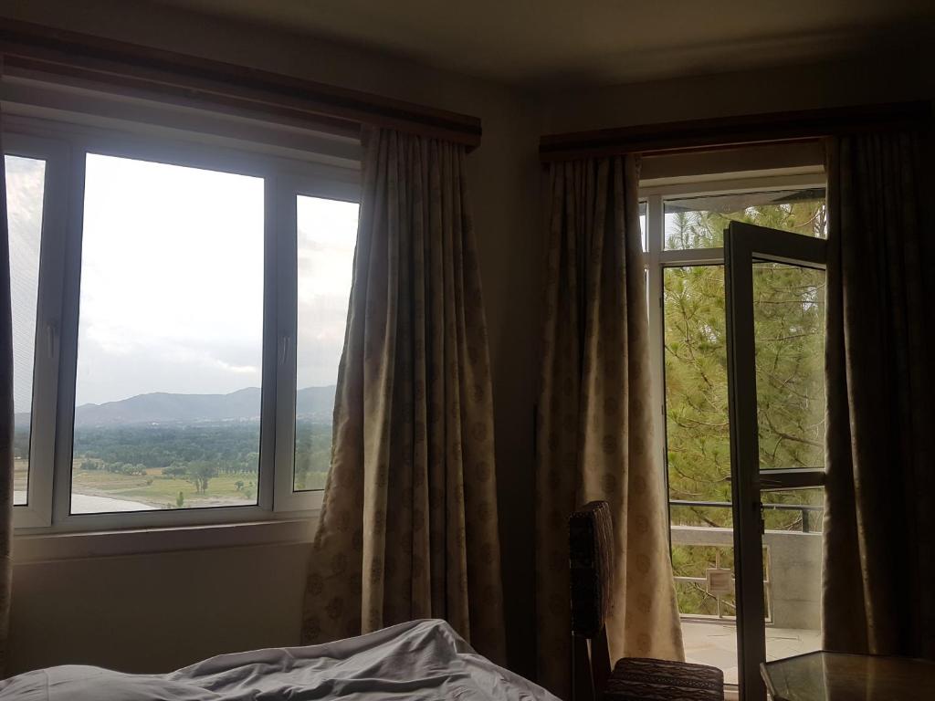 Rock City Resort Swat